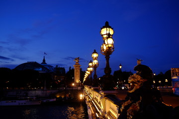 la vue nocturne à Paris, France