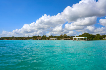 Obraz premium Laguna de Bacalar Lagoon in Mexico