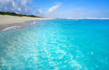 Badezimmer Foto Rückwand Karibischer türkisfarbener Strand, sauberes Wasser © lunamarina