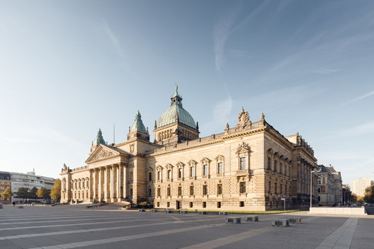 Bundesverwaltungsgericht Leipzig bei Sonnenaufgang