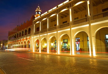 Fototapeta premium Merida city arcade arcs of Yucatan Mexico