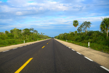 Route 305D près de Playa del Carmen Mexique