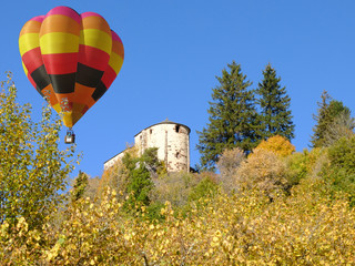 Montgolfière et Chapelle Roche-Charles - Cezalier