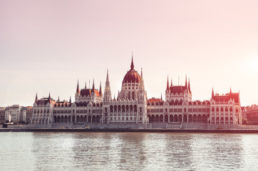 Fototapeta premium Węgry. Budapeszt. Widok Parlamentu.