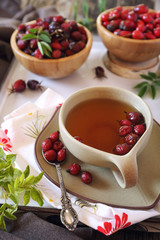 Rose hip tea, fresh and dried berries