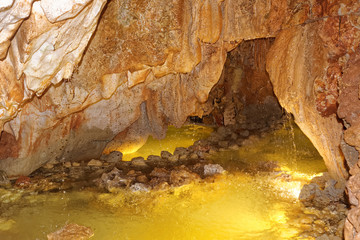 Alvados grottoes