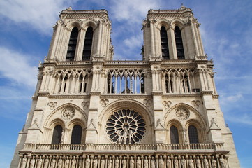 Fototapeta na wymiar Cathédrale Notre-Dame de Paris - France