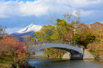 北海道　秋の大沼国定公園と新雪の北海道駒ヶ岳