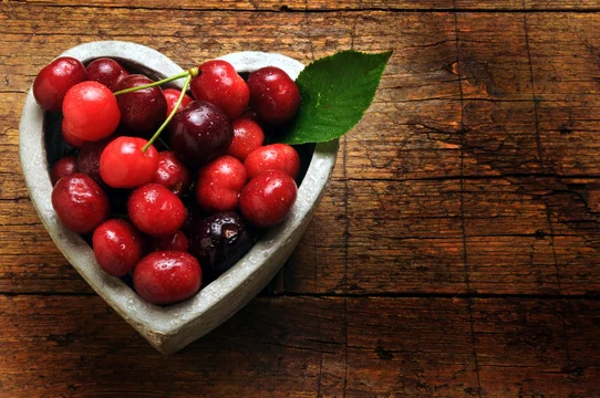 Cerezas Kerasi Ciliege Cerises Rouges 樱 Cherries Czeresnie Qershia Kirsuber サクランボ Stock Photo Adobe Stock