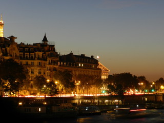 Fototapeta na wymiar Parisian Night