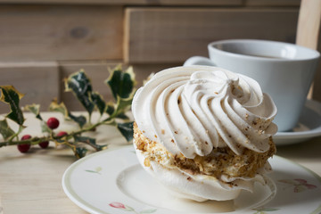 Meringue tartlet cake and christmas decoration