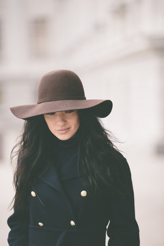 woman with hat .