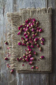 Dried rose buds