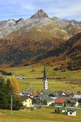 Zuoz "im goldenen Oktober"