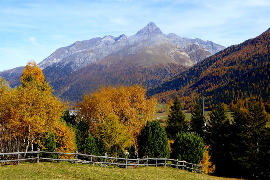 Blick von Zuoz auf Piz d&acute; Esan