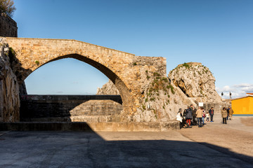 Puente medieval de castro uridales