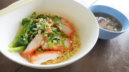 Egg noodle with BBQ pork and pork bone soup in set