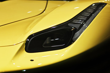 Sportwagenscheinwerfer