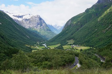 Fototapeta na wymiar Mirador de Flydalsjuvet. Noruega
