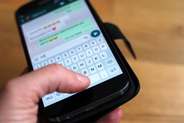 utiliser WhatsApp business Smartphone e generazione Z