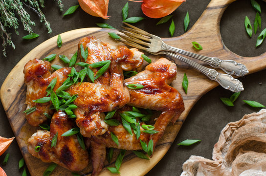 Wings in the glaze made of honey and soy sauce