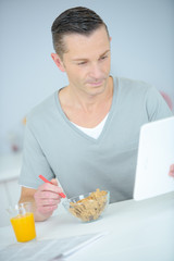 healthy businessman having breakfast