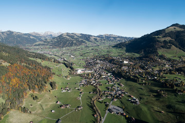 Gstaad im Herbst