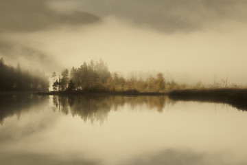 Fototapeta premium Mist on Lake Almsee