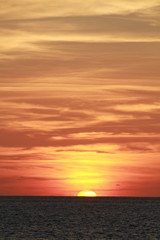 オレンジ色の夕日