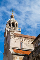 Fototapeta premium Looking up at St Marks Cathedral