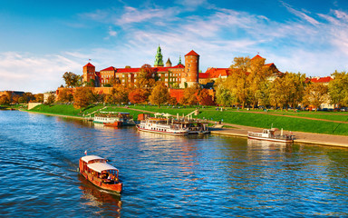 Wawel, słynny punkt orientacyjny w Krakowie - obrazy, fototapety, plakaty