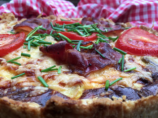organisch, lifestyle, quiche, cheddar, speck, close-up, sliced, country, rustikal, stil