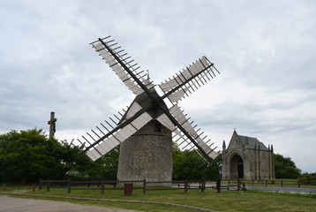 Mont des Alouettes, Les Herbiers, Vendée, moulin à vent, chapelle, point culminant de la Vendée. © Georges Blond