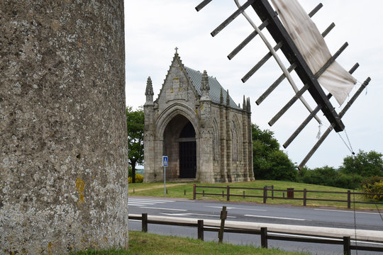 Mont des Alouettes, Les Herbiers, Vend&eacute;e, moulin &agrave; vent, chapelle, point culminant de la Vend&eacute;e.