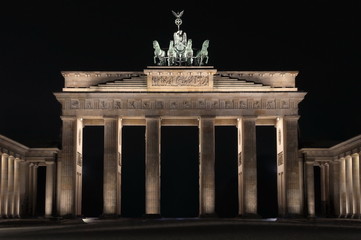 Brandenburger Tor bei Nacht - 178006649
