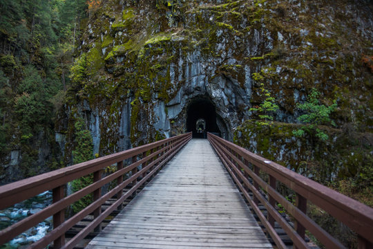 othello tunnels