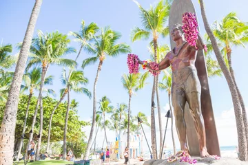 Papier Peint photo autocollant Monument historique Statue du duc Kahanamoku sur la plage de Waikiki, Honolulu