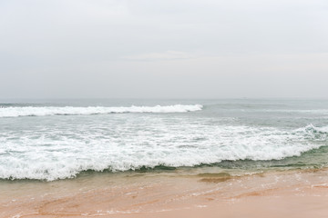 Fototapeta na wymiar Indian Ocean on a cloudy day