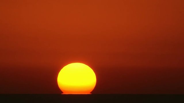 Beautiful Sunrise / Sunset (if invertd) time-lapse