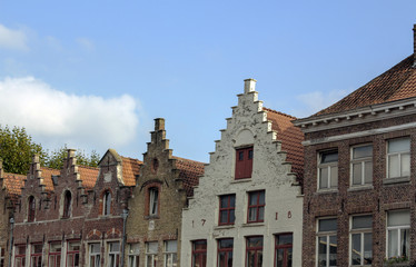 Fototapeta na wymiar The architectural medieval style of the buildings in Bruges.