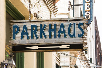 Schild 279 - Parkhaus