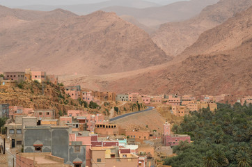 アイトベンハッドゥ