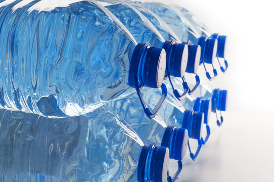 Wasserkanister Vorrat