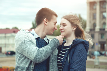 Obraz premium loving couple, guy with a girl