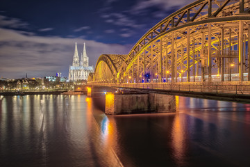 Fototapeta na wymiar Cologne city skyline at night in Cologne, Germany