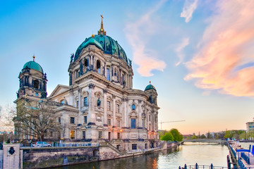 Fototapeta na wymiar Sunset at Berlin Cathedral in Berlin, Germany
