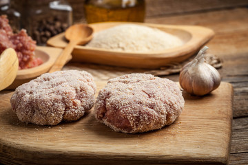 Preparation of ground chopper for frying.