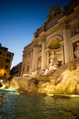 Rome at night: Trevi's fountain