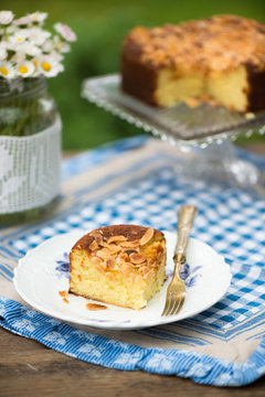 almond and ricotta cake