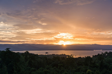 Obraz premium Sunset Sky in the mountain